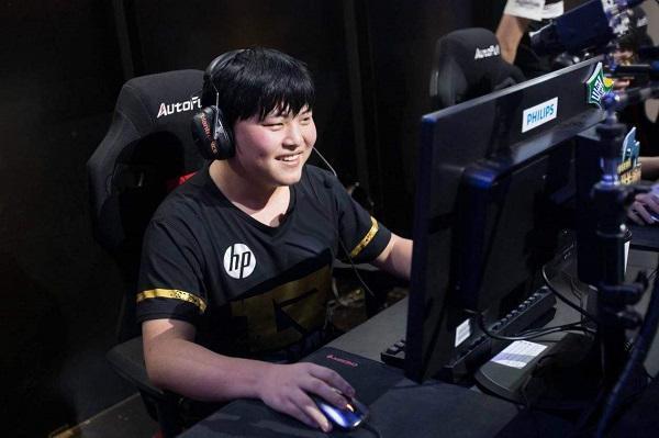 攻防两端的 攻防两端的