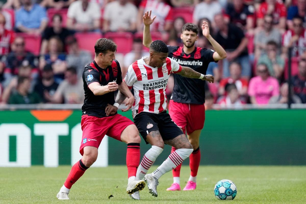 尤为突出 尤为突出