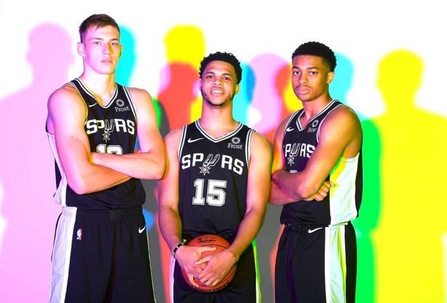 的是叙事 的是叙事